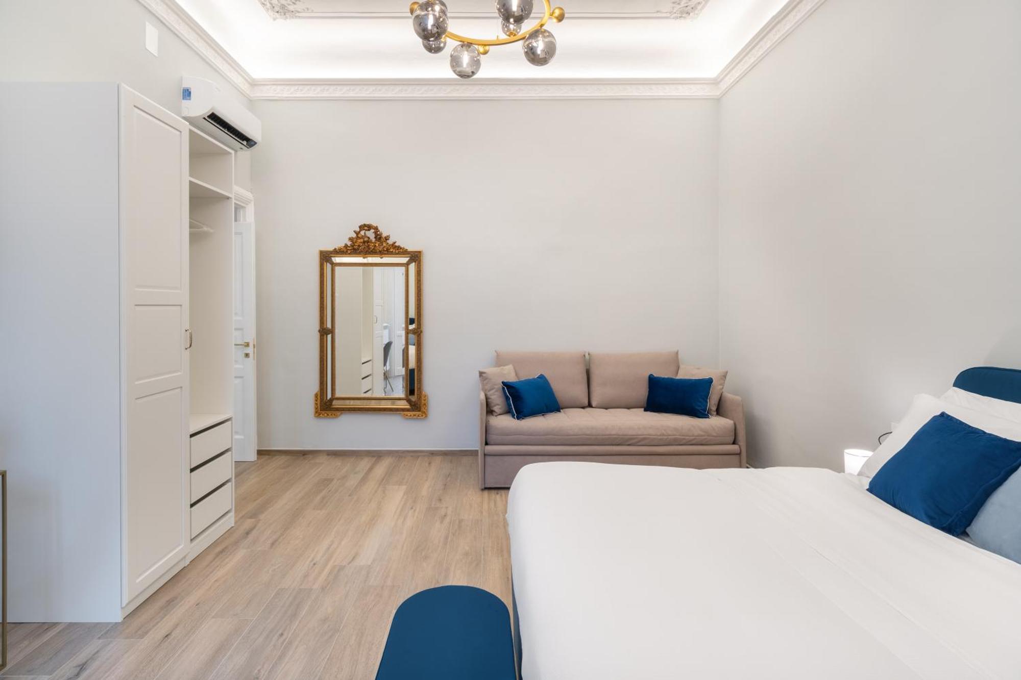 Palazzo Galeoni Luxury Suites Salerno Exterior photo