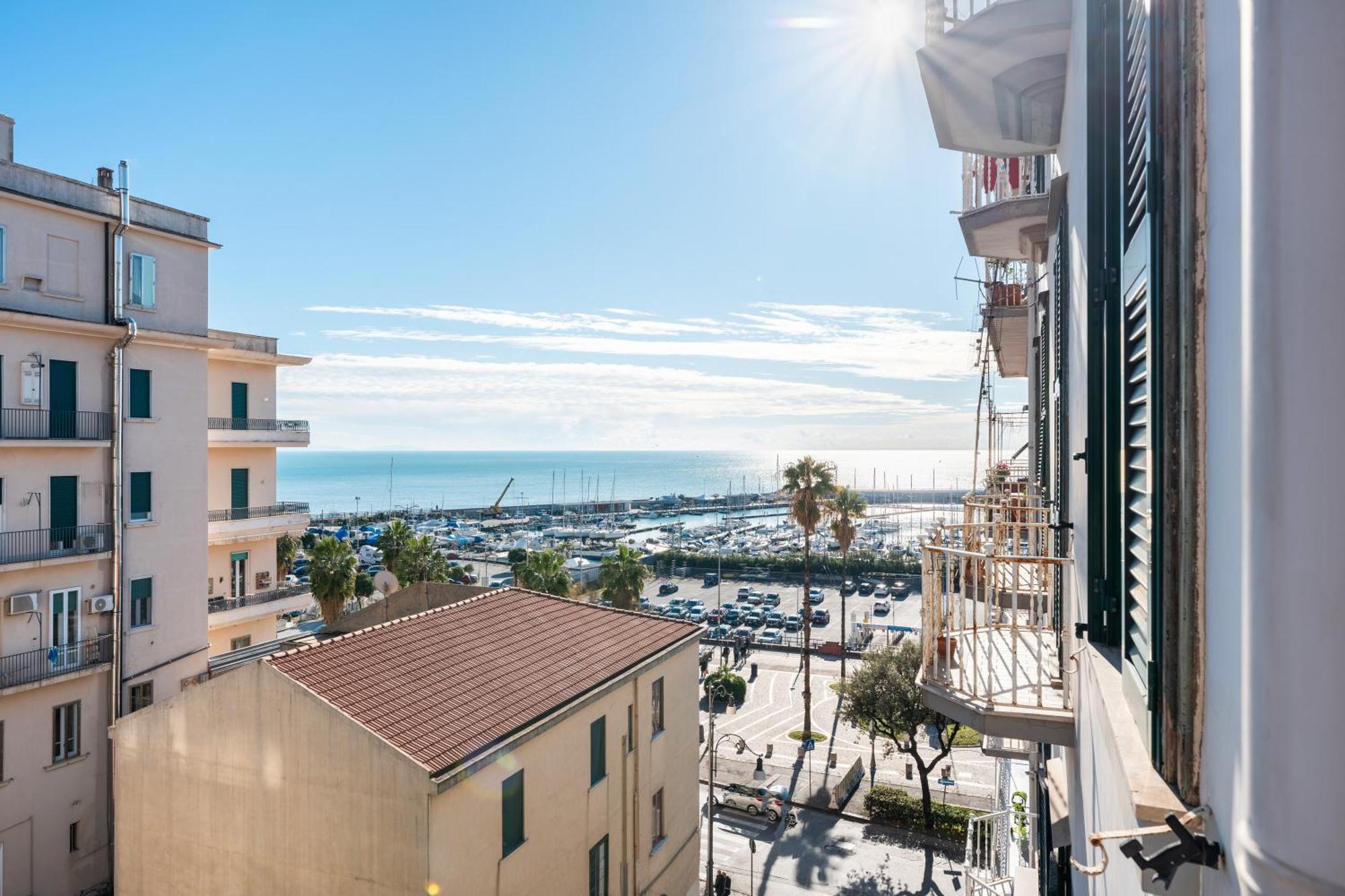 Palazzo Galeoni Luxury Suites Salerno Exterior photo